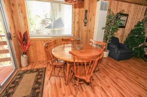 Granny's Love Shack By Big Bear Cool Cabins