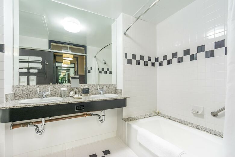 Proximity Hotel