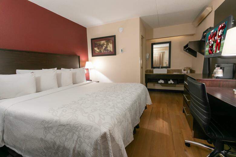 Hotel Red Roof Plus+ Columbus - The Ohio State University