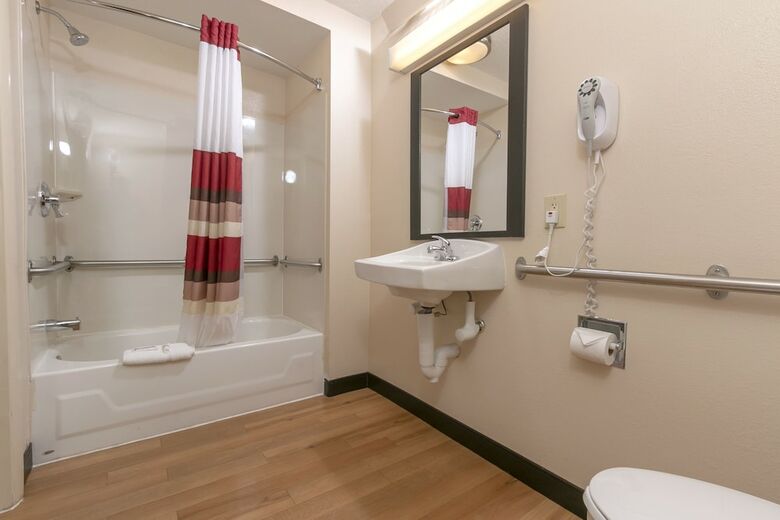 Hotel Red Roof Plus+ Columbus - The Ohio State University