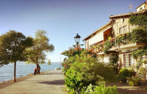 Apartamento In Front Of The Lake, A Step From Rome!