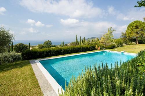 Contra' Casetta Villa Sleeps 10 Pool Wifi