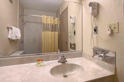 Motel Days Inn Columbus North