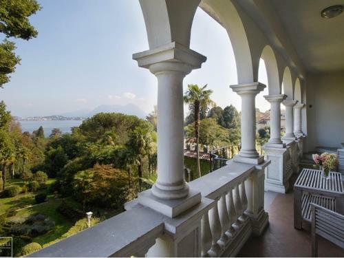 Baveno Villa Sleeps 16 Pool Wifi