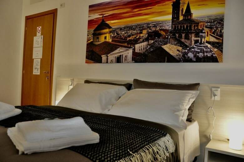 Hostal Citywalls Guest House Bergamo
