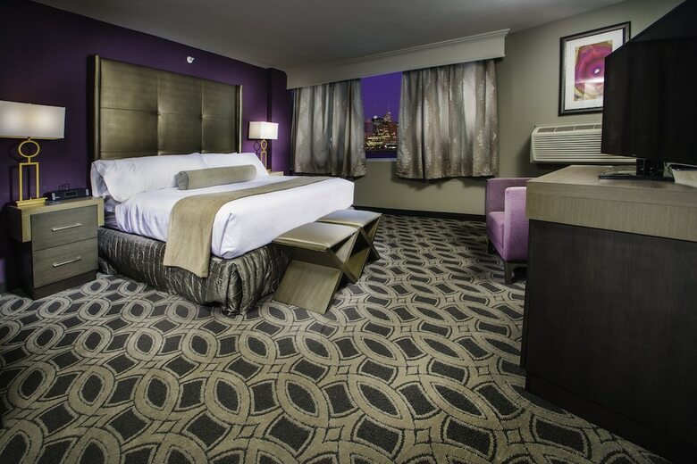 Crowne Plaza Saddle Brook, An Ihg Hotel