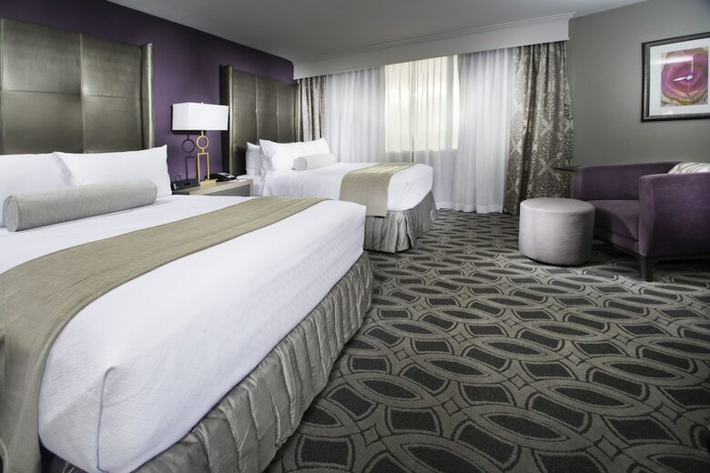 Crowne Plaza Saddle Brook, An Ihg Hotel