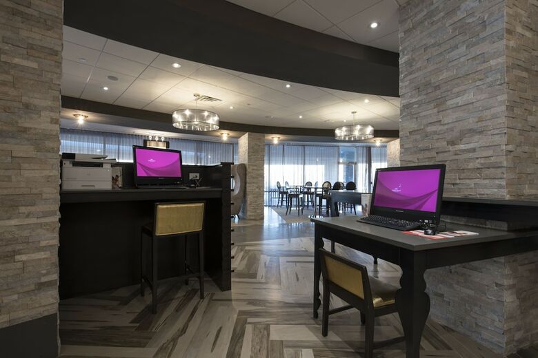 Crowne Plaza Saddle Brook, An Ihg Hotel