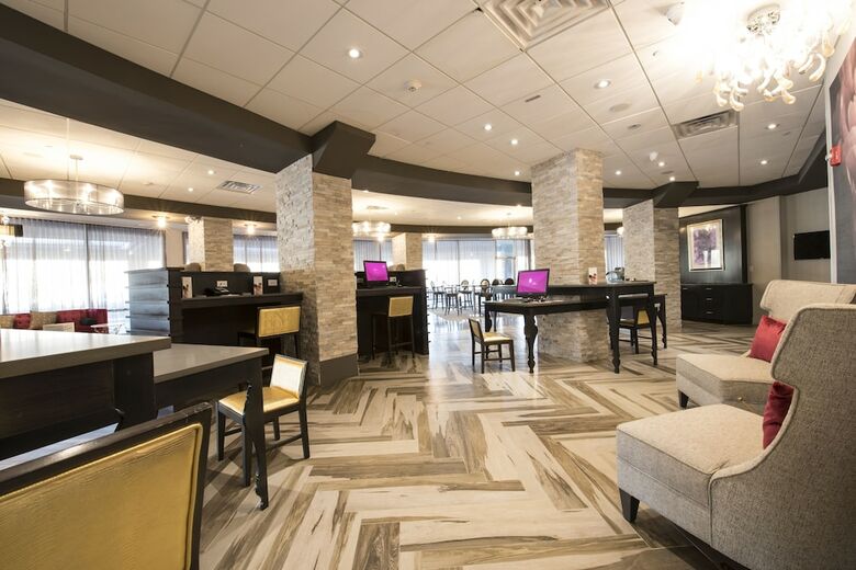 Crowne Plaza Saddle Brook, An Ihg Hotel