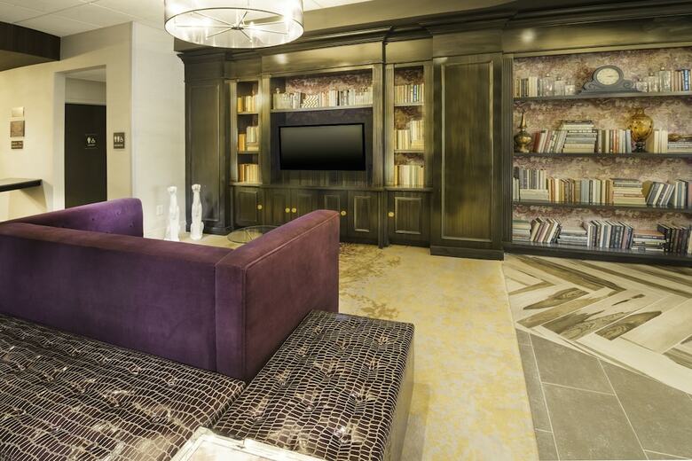 Crowne Plaza Saddle Brook, An Ihg Hotel