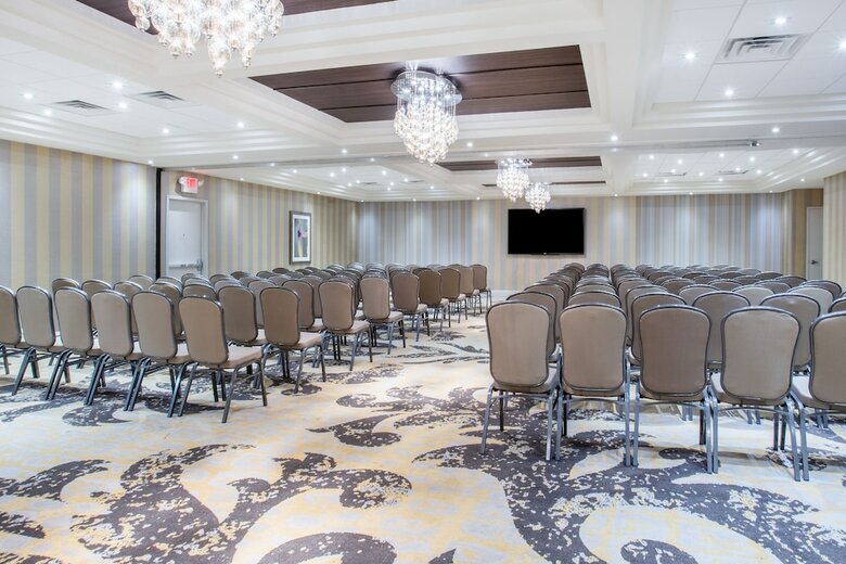 Crowne Plaza Saddle Brook, An Ihg Hotel