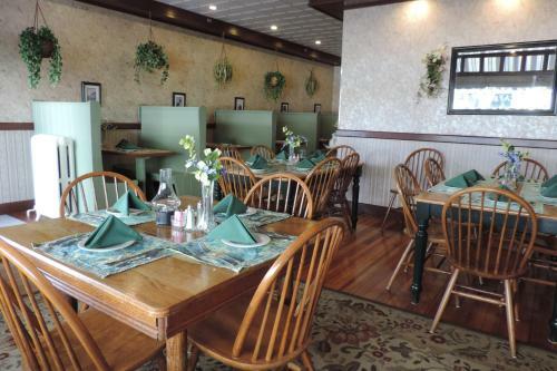 Posada Drydock Cafe & Inn