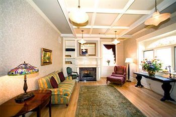 Hotel Carleton Of Oak Park