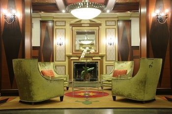 Hotel Carleton Of Oak Park