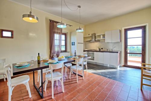 Canneto Apartment Sleeps 10 Pool Air Con Wifi