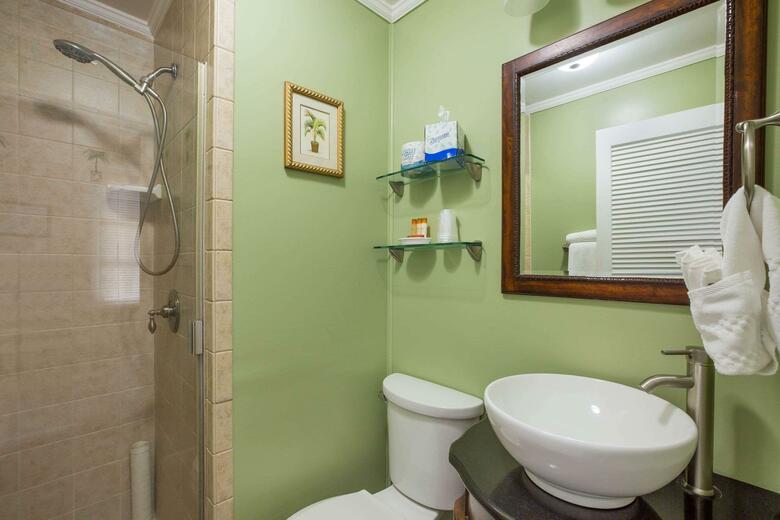 Bed & Breakfast Coombs Inn And Suites