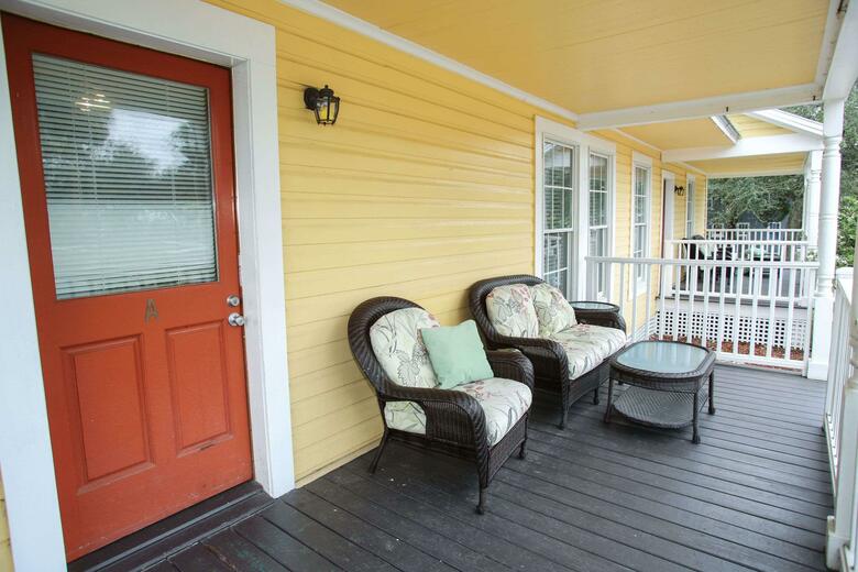 Bed & Breakfast Coombs Inn And Suites