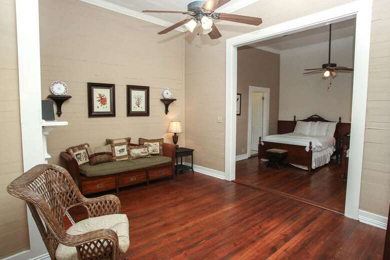 Bed & Breakfast Coombs Inn And Suites