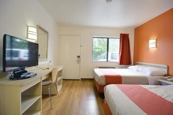 Motel 6 Lantana