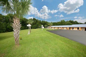 Hotel Regency Inn And Suites
