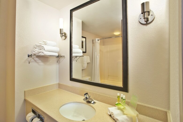 Holiday Inn Express Hotel And Suites Harrington - Dover Area
