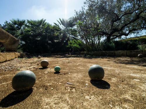 Sun-drenched Estate Close To Sciacca Just 7km From The Beach