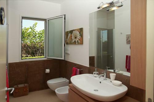 Zona Portuale Villa Sleeps 6 Air Con Wifi