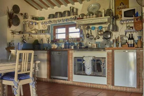 Castellina Marittima Villa Sleeps 10 Pool Wifi