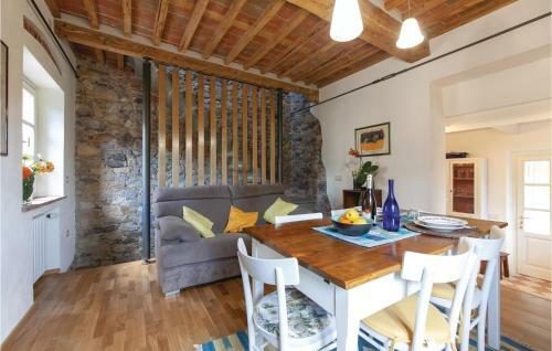 Two-bedroom Holiday Home In Castelvecchio Di Comp.