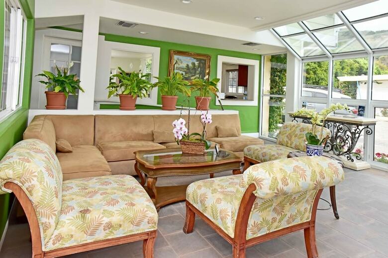 Hotel Malibu Country Inn