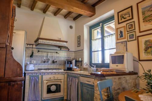 Collazzone Villa Sleeps 4 Air Con Wifi