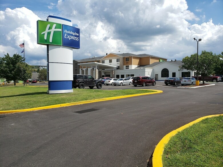 Holiday Inn Express Hotel Pittsburgh-north/harmarville