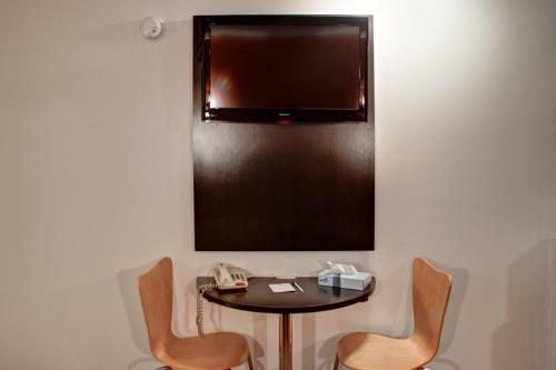 Motel Americas Best Value Inn Heath-newark