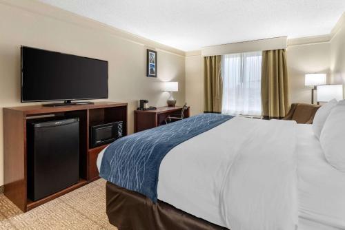 Holiday Inn Express Hotel & Suites Newark-heath