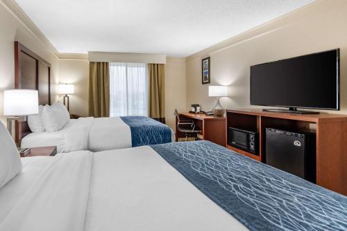 Holiday Inn Express Hotel & Suites Newark-heath