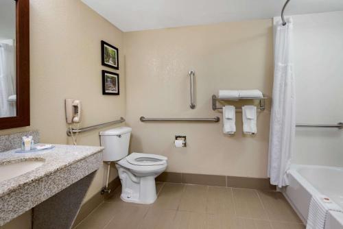 Holiday Inn Express Hotel & Suites Newark-heath