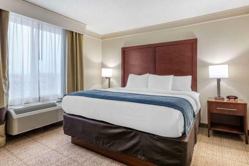 Holiday Inn Express Hotel & Suites Newark-heath