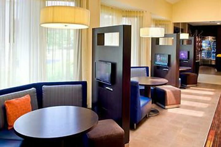 Hotel Courtyard Lincroft Red Bank