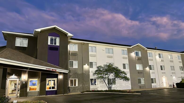 Hotel Baymont Inn And Suites - Oxford