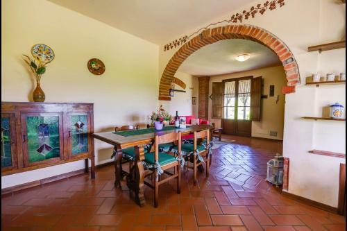 Anatraia Apartment Sleeps 6 Pool Air Con Wifi