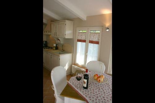 Il Borgo Villa Sleeps 3 Pool Air Con Wifi