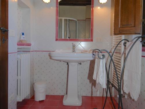 Spacious Villa In Cortona Tuscany With Swimming Pool