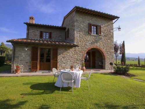 Spacious Villa In Cortona Tuscany With Swimming Pool