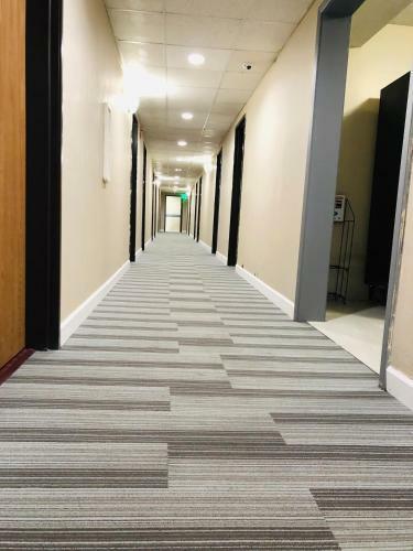 Hotel Red Carpet Inn - Omaha