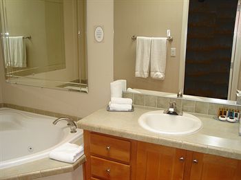 Hotel Pvc At The Roundhouse Resort