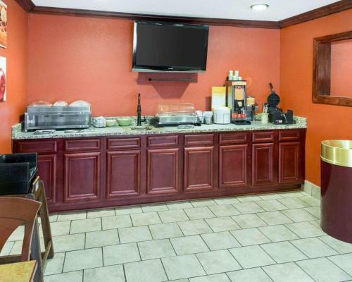 Hotel Quality Inn Lakeville