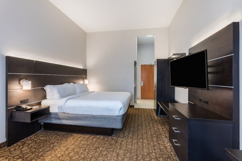 Holiday Inn Express Hotel & Suites Bremen