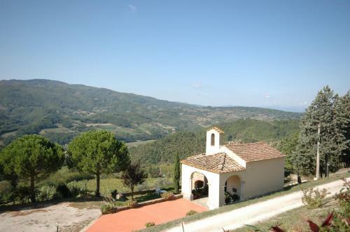 Dicomano Apartment Sleeps 6 Pool