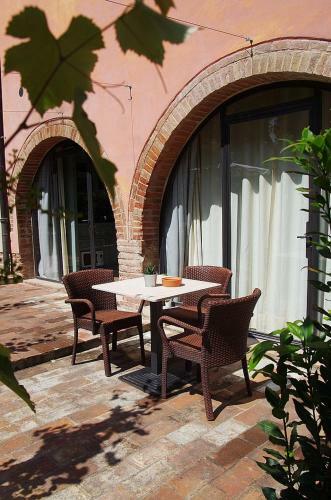 Dolciano Villa Sleeps 2 Pool Air Con Wifi