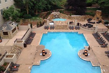Hotel Chateau Elan Winery & Resort